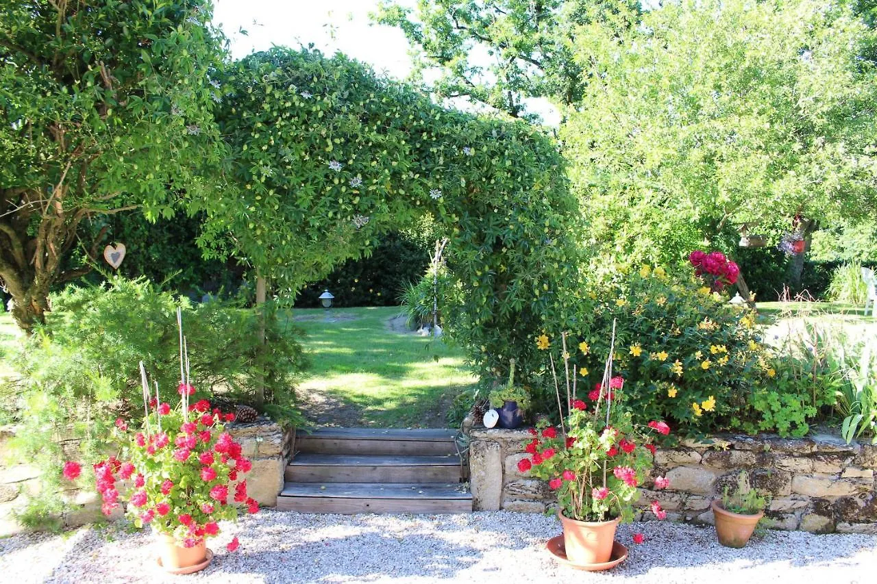 La Maison Aux Chimeres Bed & Breakfast Guehenno France