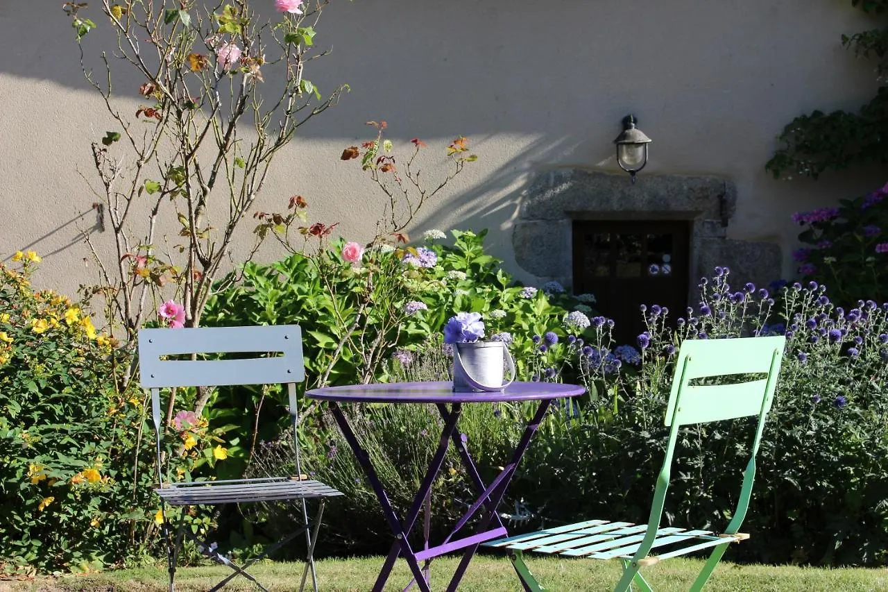 La Maison Aux Chimeres Bed & Breakfast Guehenno