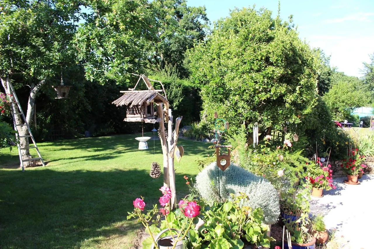 La Maison Aux Chimeres Bed & Breakfast Guehenno