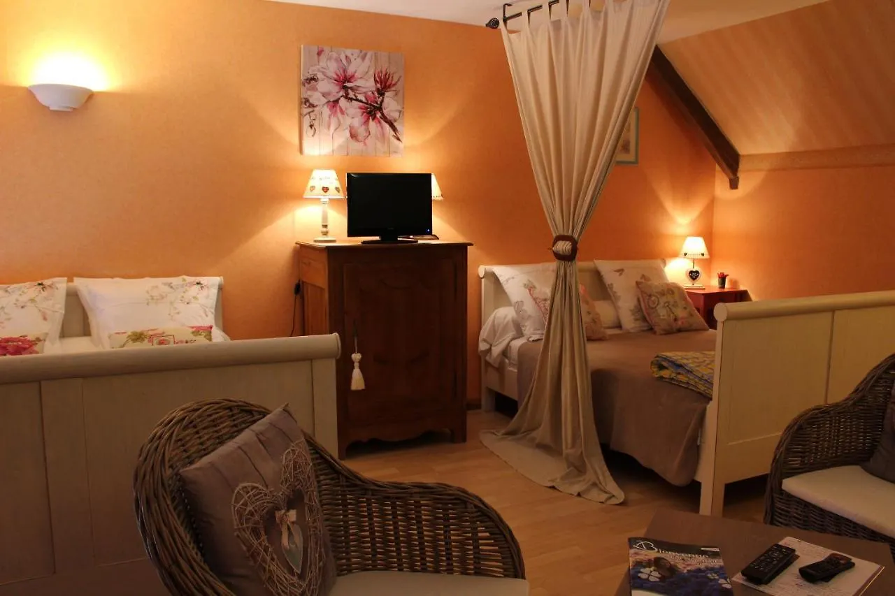 La Maison Aux Chimeres Bed & Breakfast Guehenno