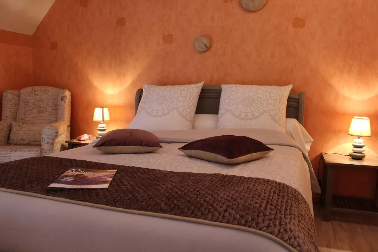 La Maison Aux Chimeres Bed & Breakfast Guehenno France