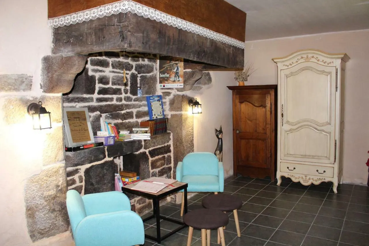 La Maison Aux Chimeres Bed & Breakfast Guehenno