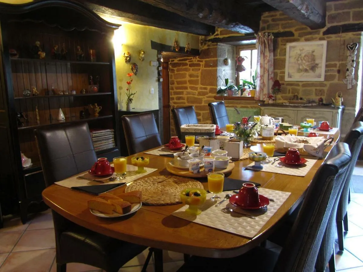 La Maison Aux Chimeres Bed & Breakfast Guehenno France