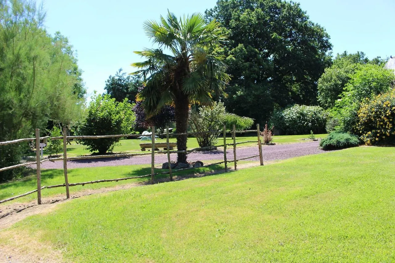 La Maison Aux Chimeres Bed & Breakfast Guehenno