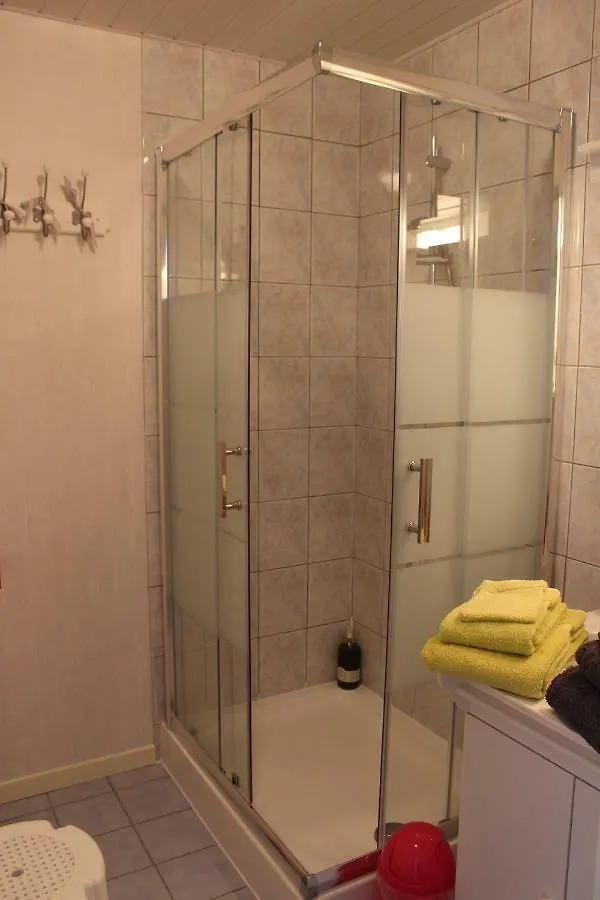 La Maison Aux Chimeres Bed & Breakfast Guehenno 0*,