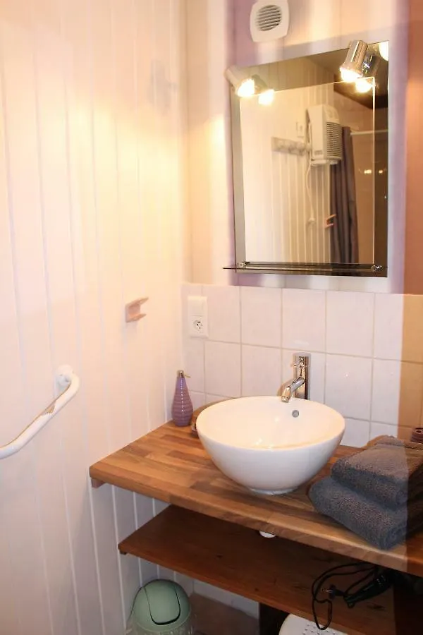 La Maison Aux Chimeres Bed & Breakfast Guehenno