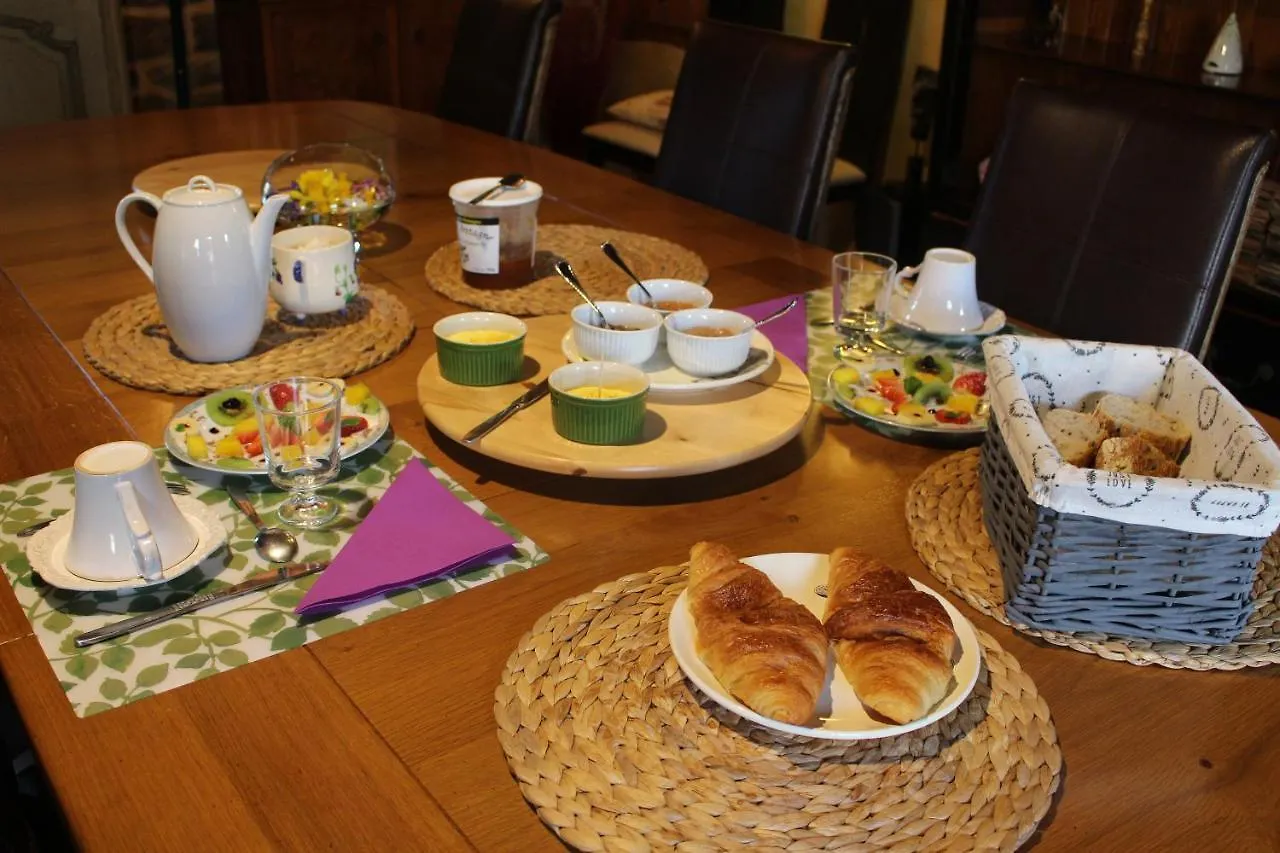 La Maison Aux Chimeres Bed & Breakfast Guehenno 0*,
